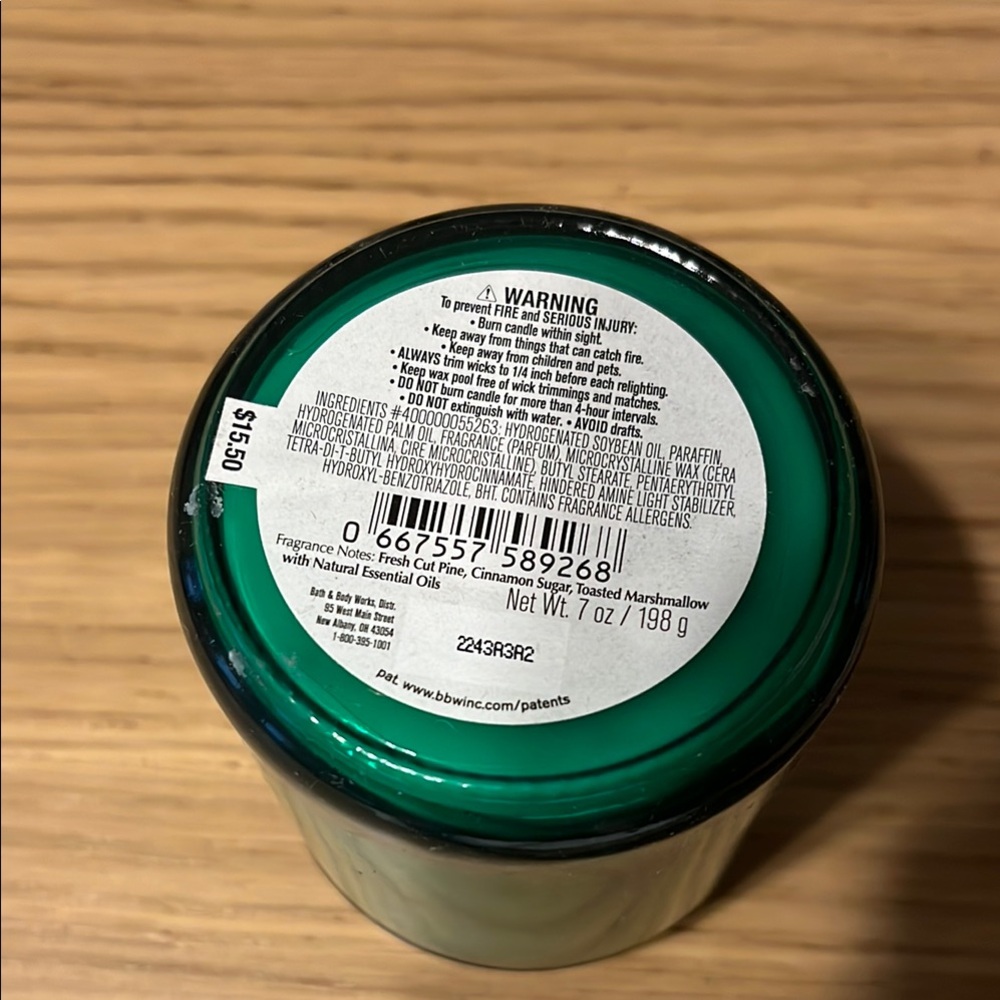 Bath & Body Works Single Wick Candle. The Perfect Christmas. - Picture 3 of 3